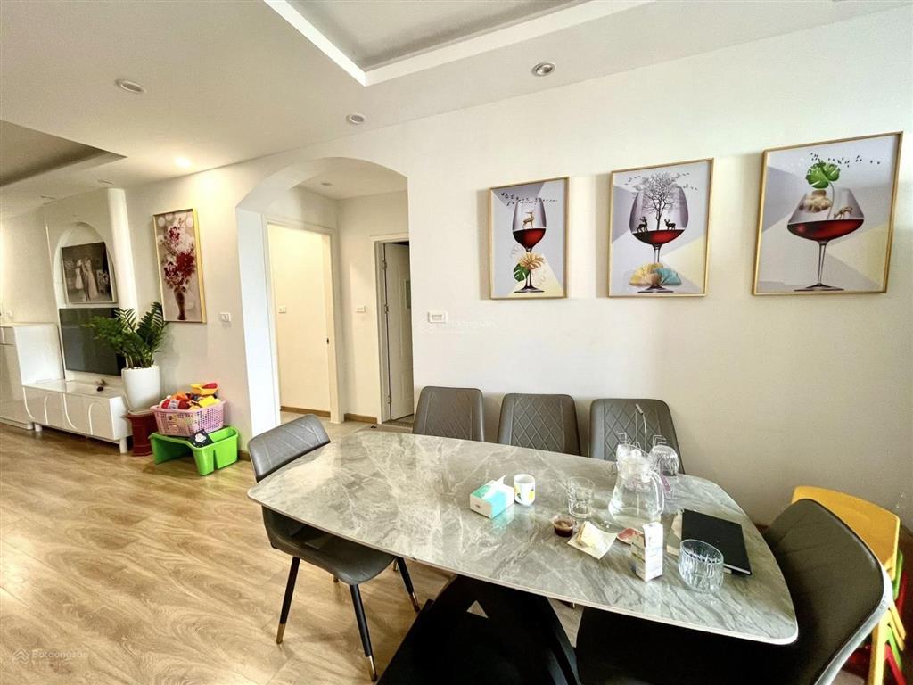 Bán gấp căn chung cư ct9 khu đô thị định công. tiện ích  an sinh đỉnh. dt72m2, giá 5.75 tỷ.