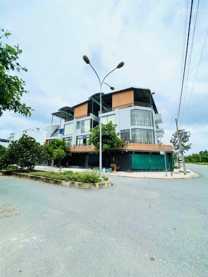 Lô đất sổ hồng sẵn góc ngã tư lớn giá rẻ nhất kdc lsvn.  0902 997 *** xem sổ