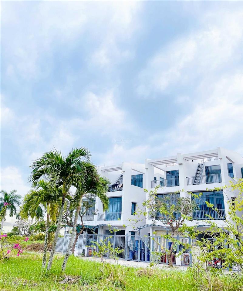 Lô đất góc công viên lớn sổ sẵn 84.8m2, giá 980 triệu kdc làng sen việt nam, sđt 0902 997 ***