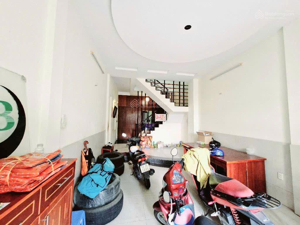 Mặt tiền 4 tầng, cao lỗ, cách parc mall 50m, giáp tạ quang bửu, quận 8, 4x20m, giá 14.x tỷ