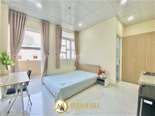 Cho thuê phòng có nội thất đầy đủ, ban công gần nhà thờ tân định, cầu công lý, ueh, cầu ba son