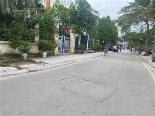 Bán nhà quảng an, lô góc view hồ 2 thoáng vĩnh viễn dt 200m2 chỉ 75 tỷ vị trí siêu đẹp ô tô kd