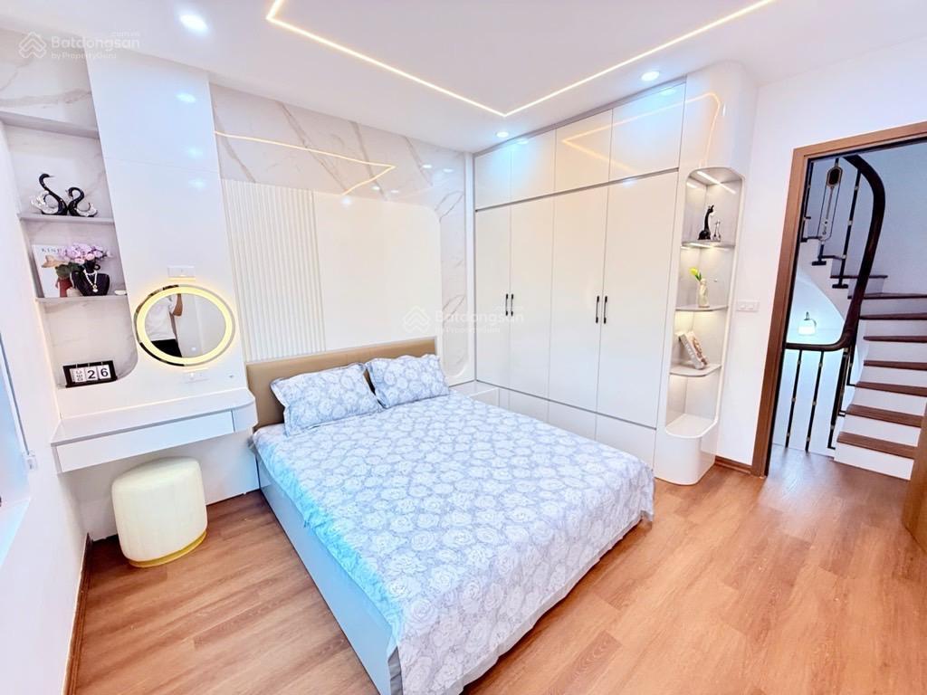 Nhỉnh 6 tỷ ôtô đỗ cửa nhà đẹp sẵn ở xuân đỉnh tk 5 tầng full nội thất sịn sò mới kính koong