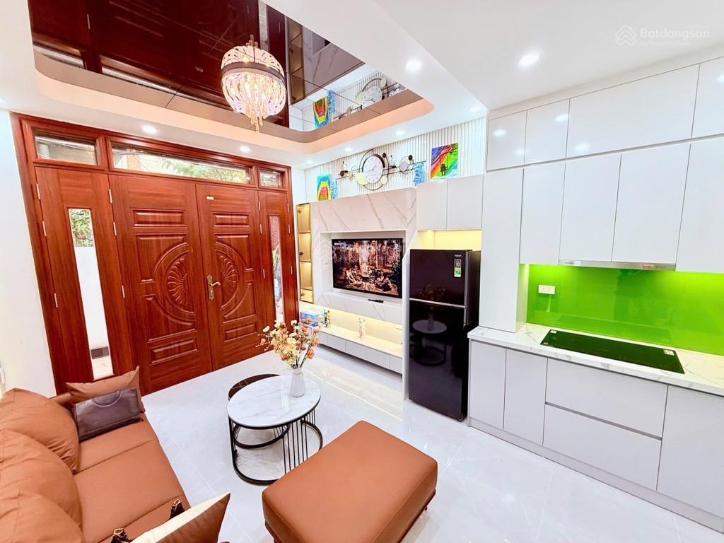 Nhỉnh 6 tỷ ôtô đỗ cửa nhà đẹp sẵn ở xuân đỉnh tk 5 tầng full nội thất sịn sò mới kính koong