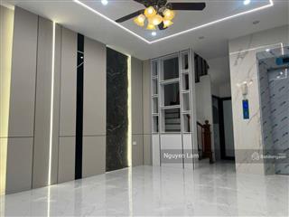 Nhỉnh 6 tỷ sở hữu căn hộ dịch vụ tại bát khối long biên. dòng tiền 400tr/năm. thang máy  ô tô đỗ