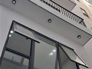 Hàng tuyệt chủng  bán nhà cổ linh  gần aeon mall  6 tầng mới tinh.