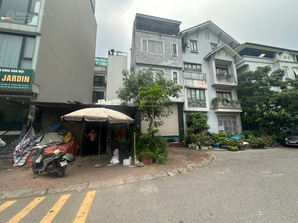 Bán đất phố sài đồng  đất phân lô,view công viên, đường ôtô tránh vỉa hè 2 bên. giá chào 18.x tỷ