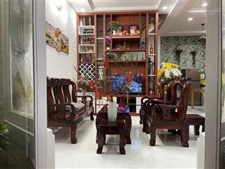Bán nhà 2 tầng  82m2  ô tô đỗ cửa  chỉ 6.6 tỷ(tl)  khu vực sầm uất  giá tốt nhất trong khu vực