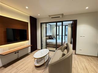 Cho thuê 2 ngủ 1 khách + 2wc ở phố xã đàn. toà mới, oto đỗ cửa, tivi, full đồ. diện tích 80m