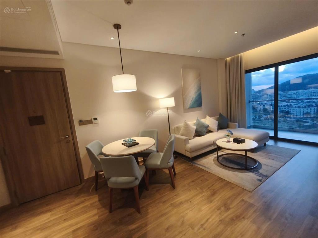 Chính chủ bán căn hộ 5 sao tòa a, 2pn alacarte hạ long, view vịnh kỳ quan một bước chạm cát