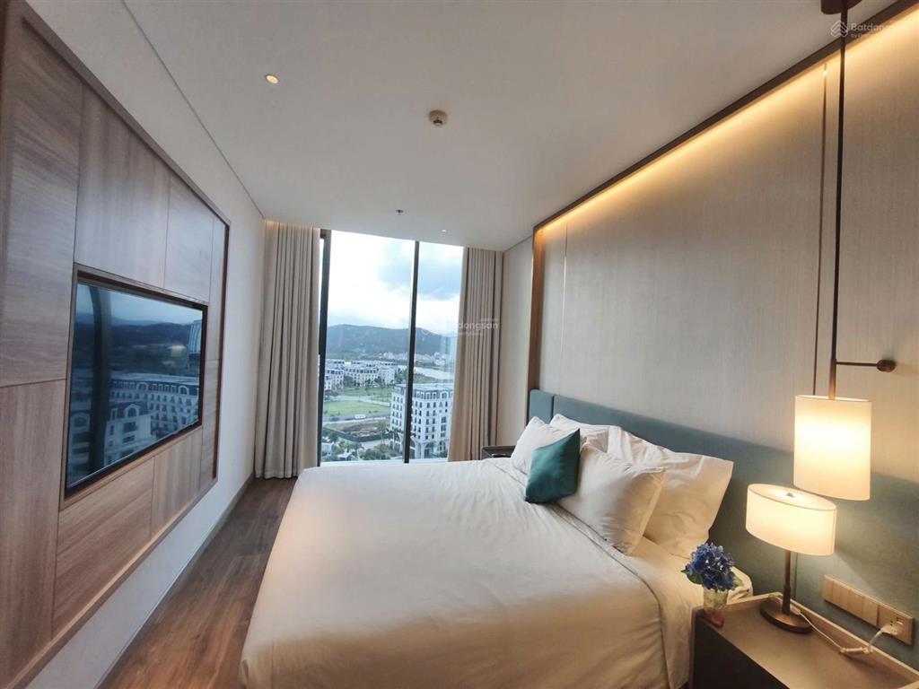 Chính chủ bán căn hộ 5 sao tòa a, 2pn alacarte hạ long, view vịnh kỳ quan một bước chạm cát