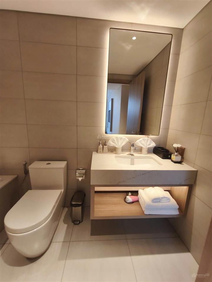 Chính chủ bán căn hộ 5 sao tòa a, 2pn alacarte hạ long, view vịnh kỳ quan một bước chạm cát