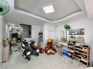 Hơn 5 tỷ  4x10  5pn  sân thượng thoáng  lý chính thắng q3 5,x tỷ