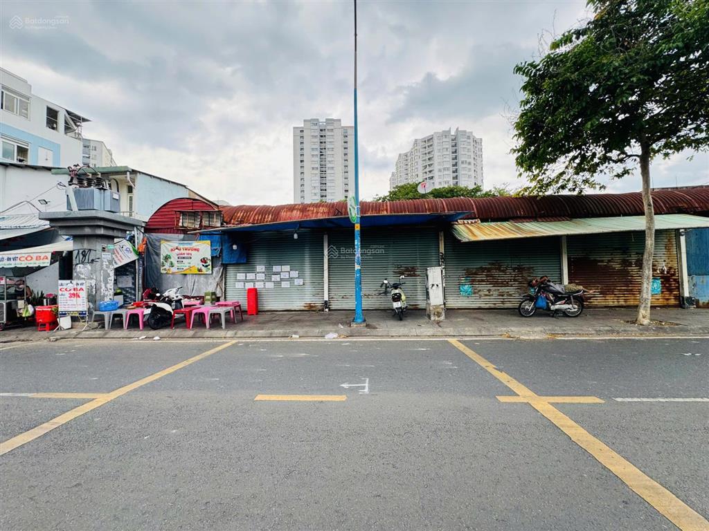 Chính chủ bán gấp quỹ đất mặt tiền view sông p2, quận 6 3200m2, ngang 40 dài 65, ngon nhất q6