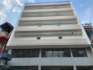 Tôi cần bán gấp nhà mt lê đại hành, quận 11, ngang 10 m, 6 tầng, hđt 120 triệu/tháng, siêu lời