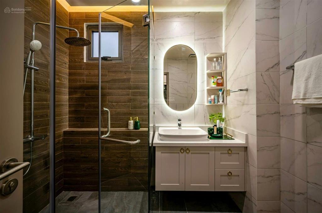 Chính chủ bán gấp nhà góc 2mt tạ quang bửu quận 8, ngang 8m, hđt 80 triệu, mua là lời ngay