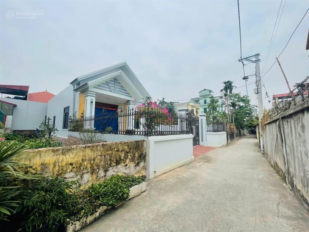 Siêu phẩm xóm 9 hồng vân tự nhiên dt 92,12m2 mt = 4.03m nở hậu = 4,06m đường trước