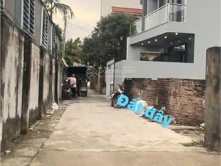Chủ mua ủ 2 năm nay giờ cần tiền bán gấp dt68m2 ngay chợ vĩnh lộc đường thông đẹp .
đi 1 phút ra t