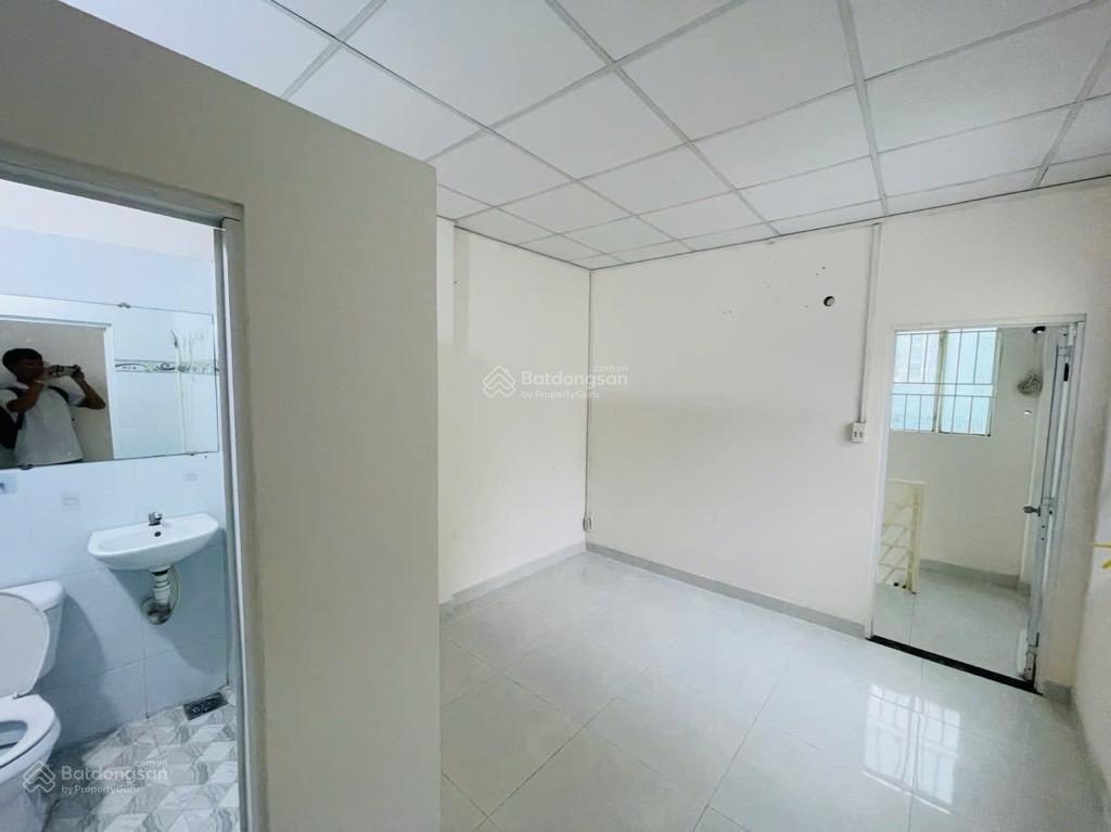 Chủ bán gấp giảm ngay 250 triệu! giá chỉ còn 3 tỷ 200 còn thương lượng mạnh
nhà 3 tầng