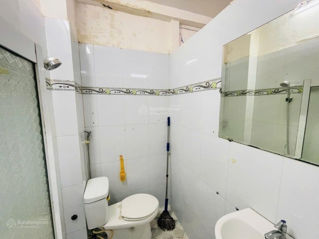 Chủ bán gấp giảm ngay 250 triệu! giá chỉ còn 3 tỷ 200 còn thương lượng mạnh
nhà 3 tầng