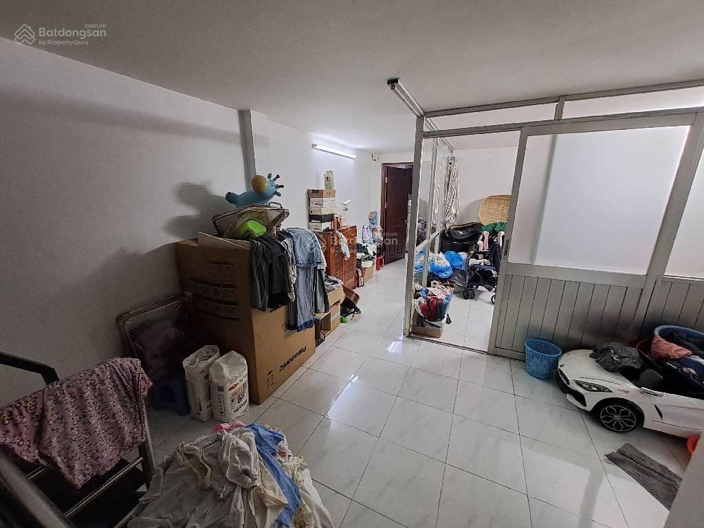 Chủ bán gấp giảm ngay 250 triệu! giá chỉ còn 3 tỷ 200 còn thương lượng mạnh
nhà 3 tầng