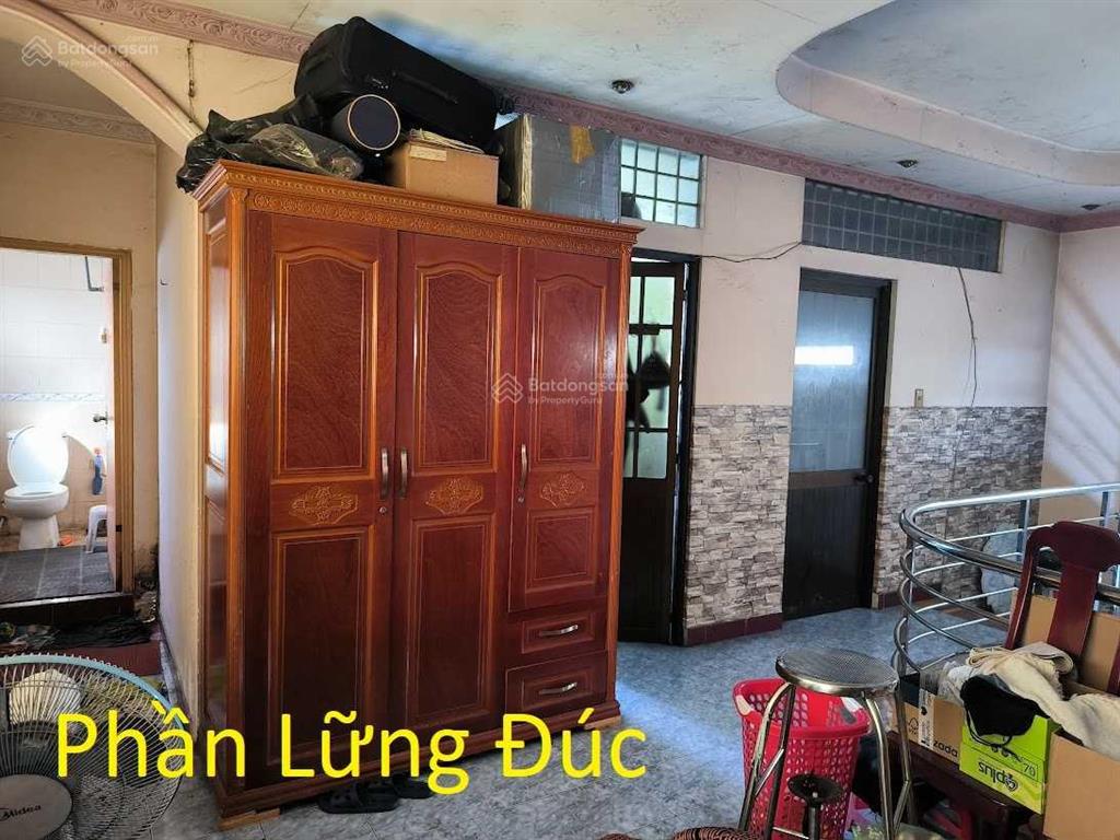 Nhà mặt tiền vừa ở, vừa kinh doanh  quốc lộ 22 ngay trung tâm thị trấn củ chi, dt 300m2