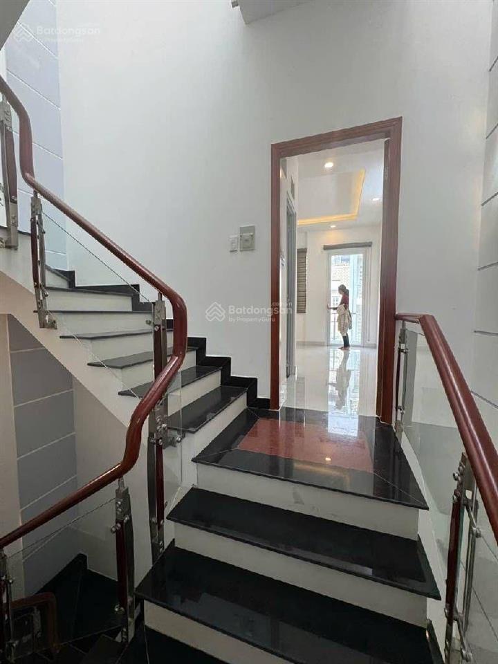 Gấp bán nhà 57m2 5 tầng hẻm xe hơi 8m  giá 8.8 tỷ còn tl