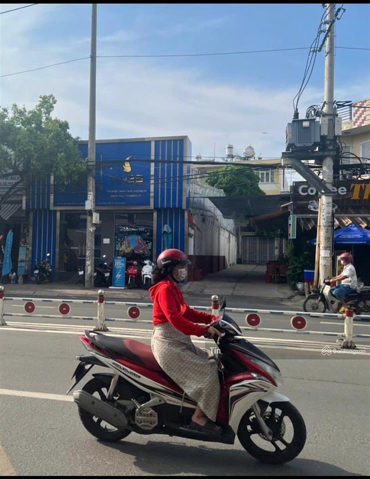 Bán nhà góc 2mt lê văn quới ,, quận bình tân ,dt7.5x28m hdt70tr giá bán 26.5 tỷ