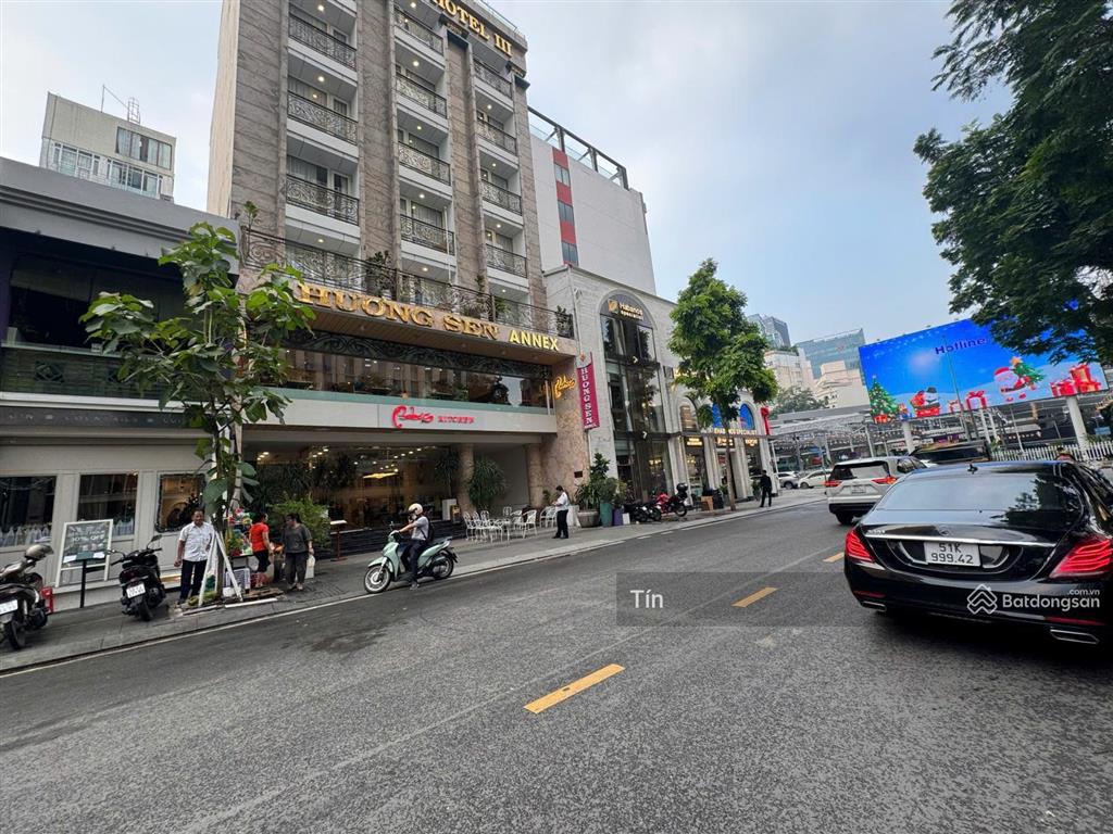 Bán khách sạn mặt tiền mạc thị bưởi  nguyễn huệ  dt 5x20m  hầm 10 tầng  hđt 400tr giá bán 90tỷ