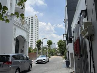 Bán nhà ngay himlam phường tân hưng quận 7. mặt tiền kinh doanh. đường nhựa 6m. 73m2. giá chỉ 9tỷ