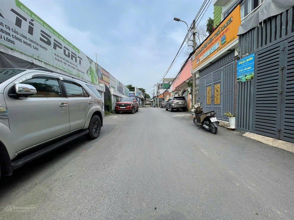 Nhà gác lửng cho thuê 6tr/tháng đình phong phú xe hơi tránh