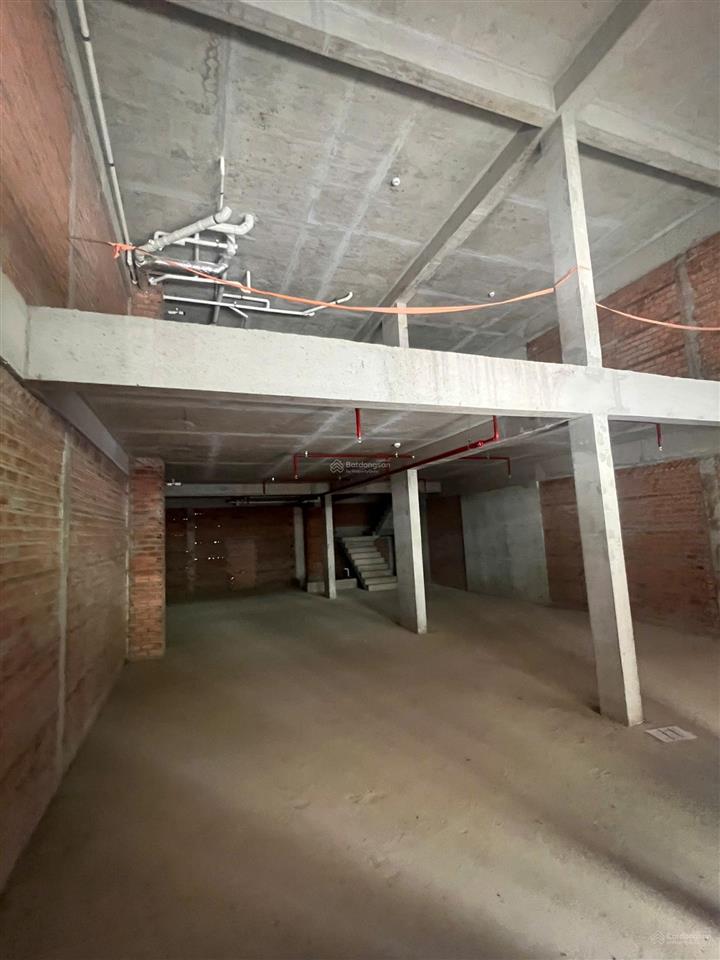 Shophouse dt lớn  thanh toán 36 tháng  tiện kinh doanh ngay kdc đông đúc.  0966 758 ***