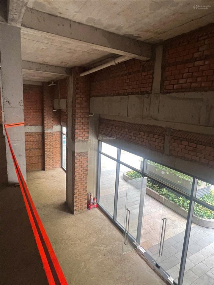 Shophouse dt lớn  thanh toán 36 tháng  tiện kinh doanh ngay kdc đông đúc.  0966 758 ***