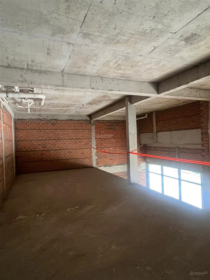 Shophouse dt lớn  thanh toán 36 tháng  tiện kinh doanh ngay kdc đông đúc.  0966 758 ***