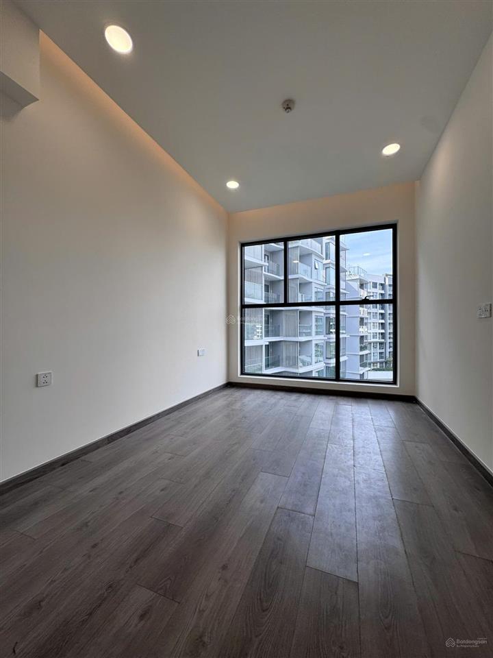 2pn 96m2  view hồ bơi nội khu  bàn giao cao cấp chỉ 7,6 tỷ all in