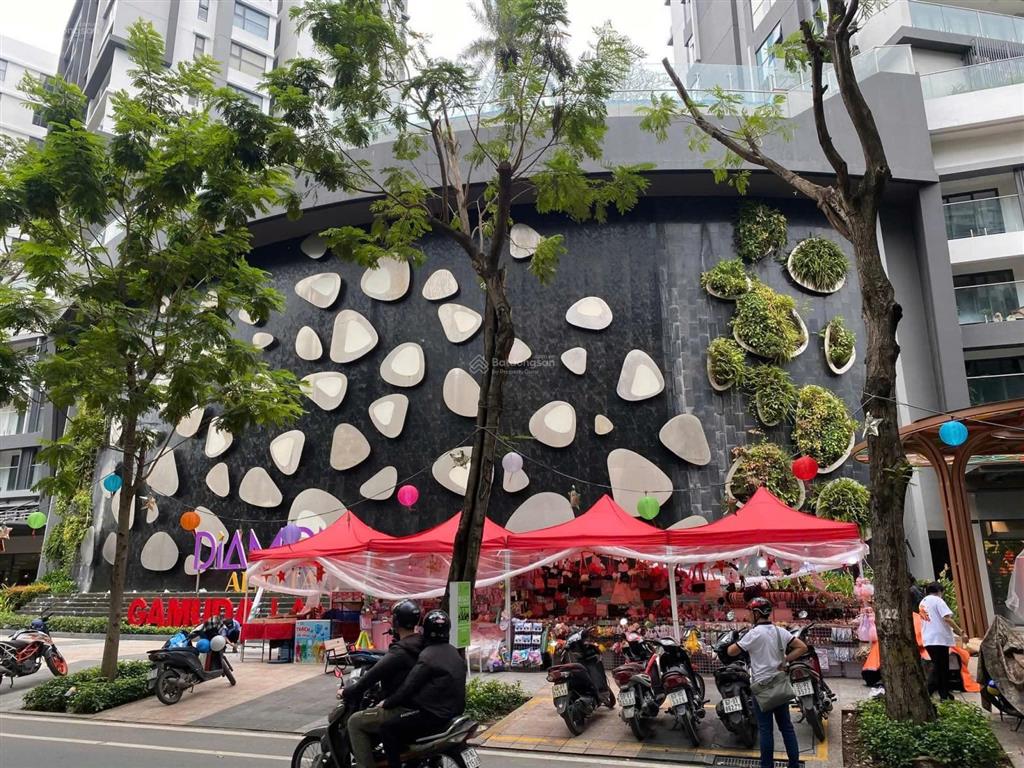 Shop nhưng sở hữu lâu dài  mua trực tiếp cđt  cam kết thuê 5 năm ổn định dòng tiền