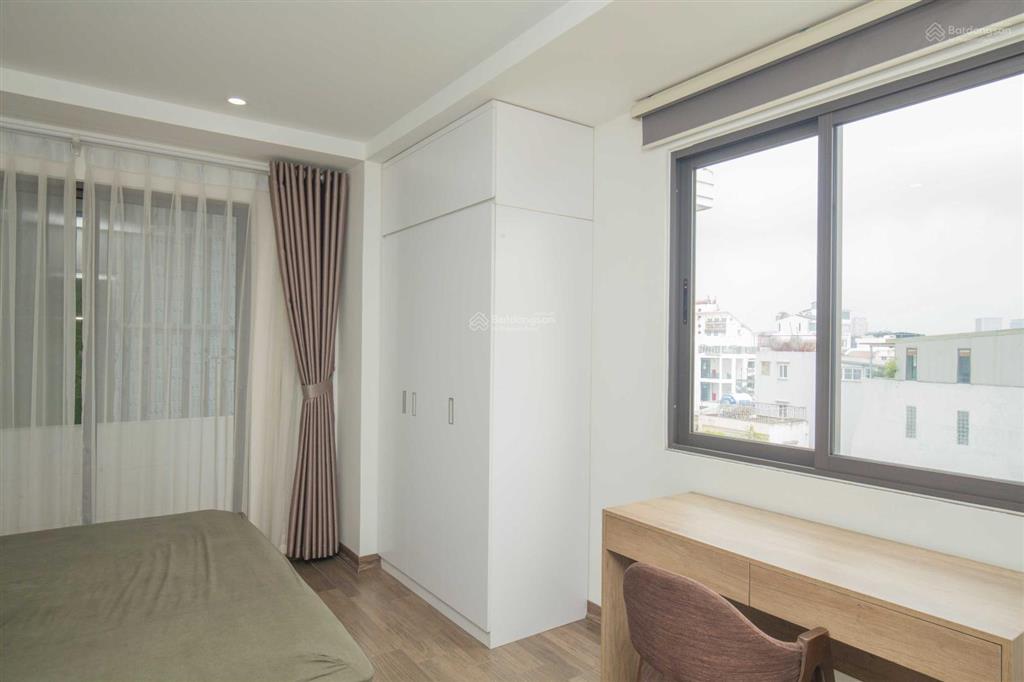Cho thuê căn hộ 1 phòng ngủ đầy đủ đồ, tầng cao view thoáng, ngõ ô tô yên tĩnh, quảng an, tây hồ