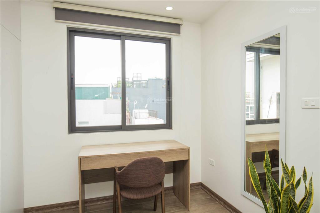 Cho thuê căn hộ 1 phòng ngủ đầy đủ đồ, tầng cao view thoáng, ngõ ô tô yên tĩnh, quảng an, tây hồ
