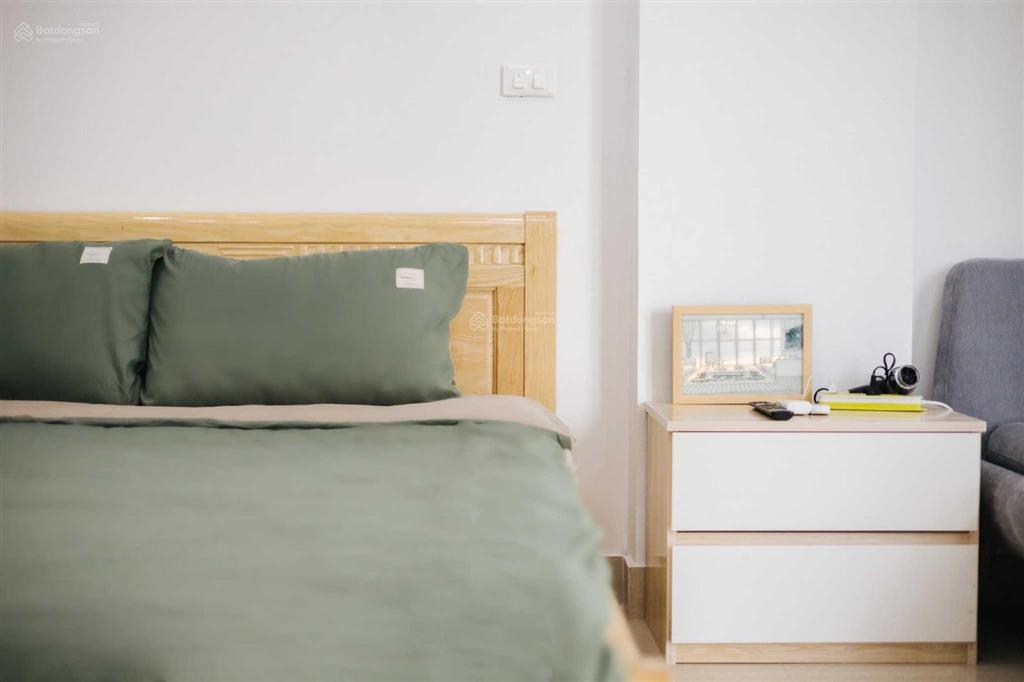 Cho thuê phòng đầy đủ nội thất, ban công rộng view thoáng 1p tới hồ