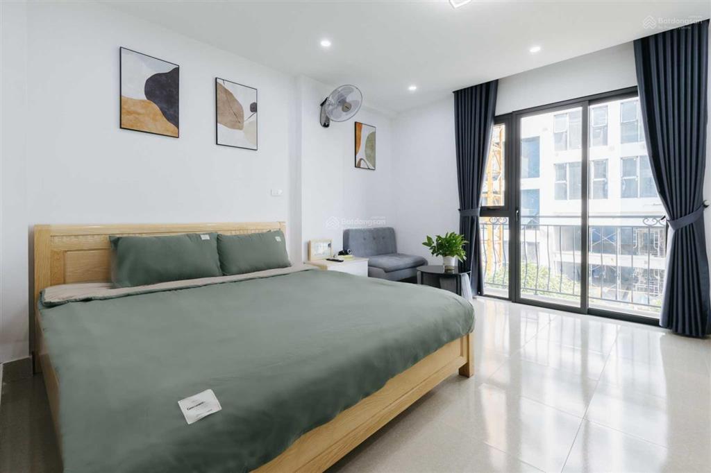 Cho thuê phòng đầy đủ nội thất, ban công rộng view thoáng 1p tới hồ