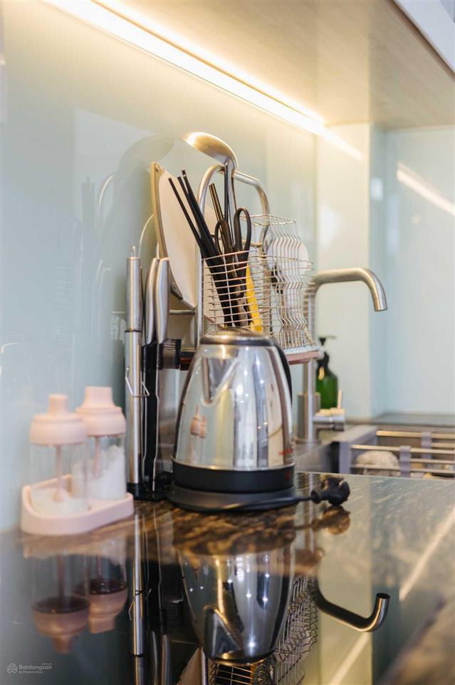 Cho thuê phòng đầy đủ nội thất, ban công rộng view thoáng 1p tới hồ