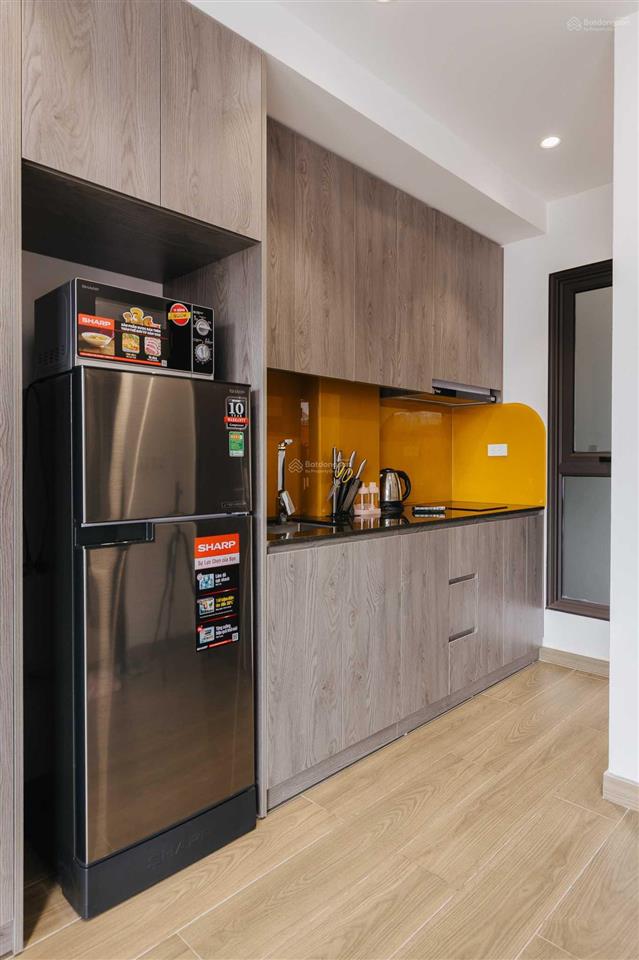 Cho thuê căn hộ tây hồ, tầng cao view thoáng 1 phút đi bộ tới hồ, gần phố đi bộ