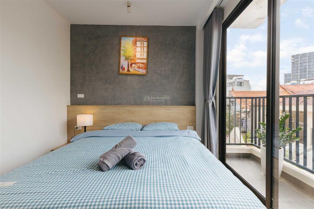 Cho thuê căn hộ tây hồ, tầng cao view thoáng 1 phút đi bộ tới hồ, gần phố đi bộ