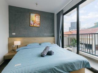 Cho thuê căn hộ tây hồ, tầng cao view thoáng 1 phút đi bộ tới hồ, gần phố đi bộ