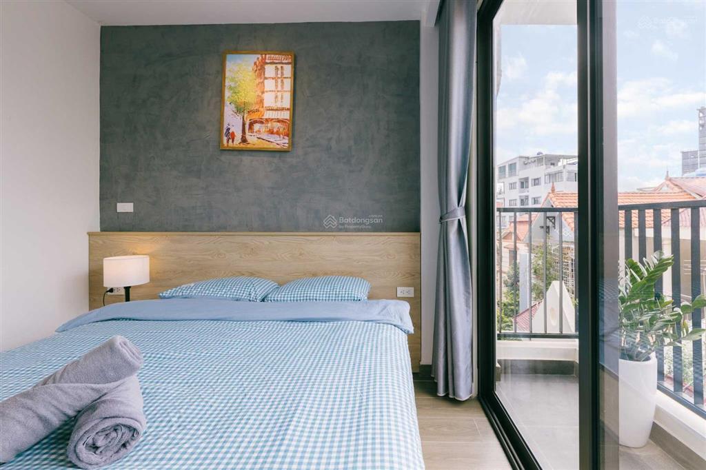 Cho thuê căn hộ tây hồ, tầng cao view thoáng 1 phút đi bộ tới hồ, gần phố đi bộ