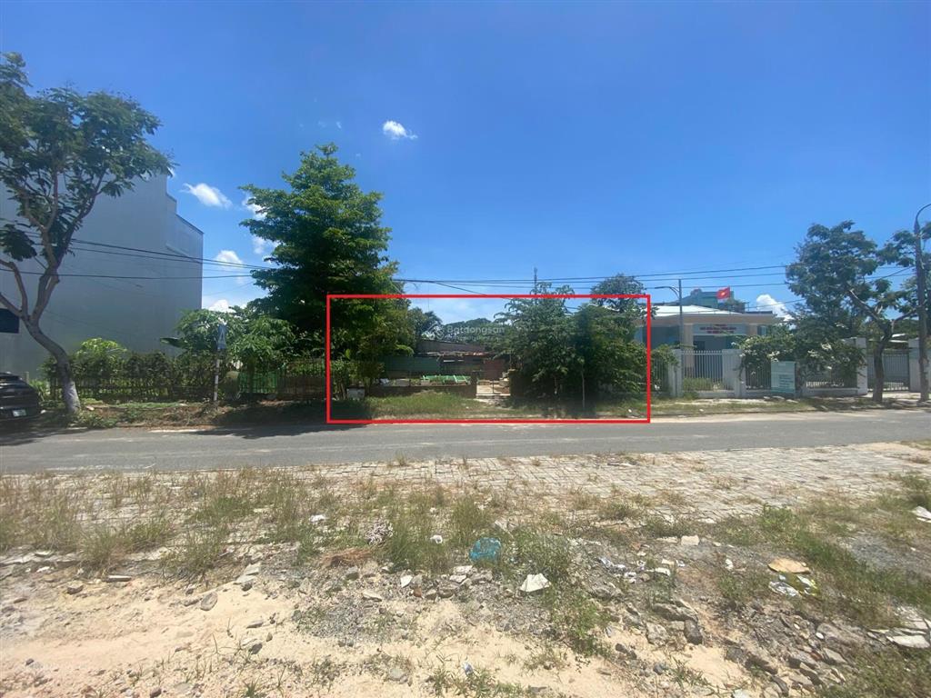 Tài chính 13 tỷ. bán đất đa mặn đông 108m2 mt 9m, nở hậu, 3 mặt thoáng, 2 phút ra tới biển