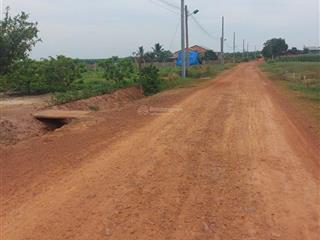 Kẹt tiền cần sang lại lô đất 1000m2 từ 790 vào dân đông, nhiều vườn ăn trái mát mẻ giá 395tr bao sổ