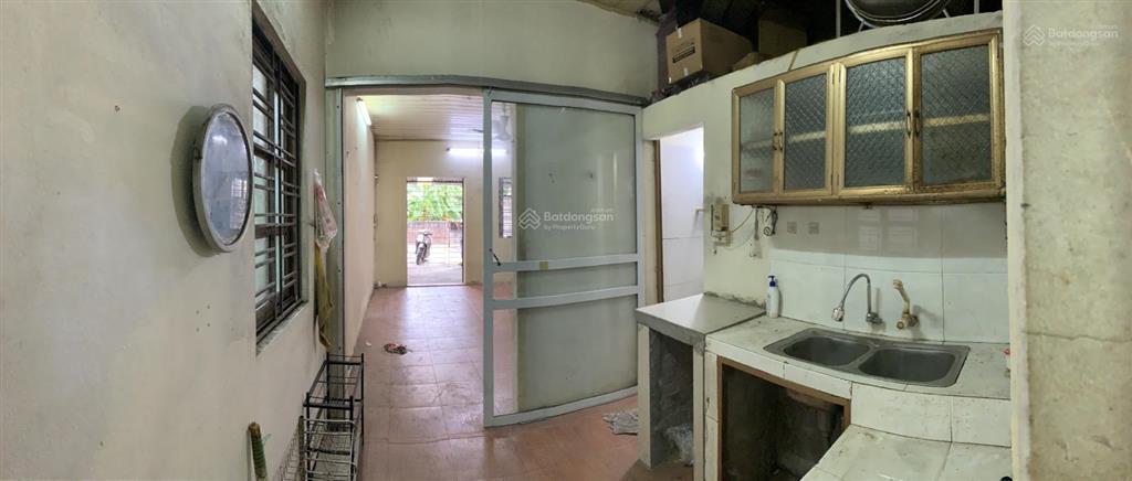 Cho thuê nhà cấp 4, gần ocp1 gia lâm dtich 100m2, mặt ngõ oto thông, sân để 2oto, giá mềm