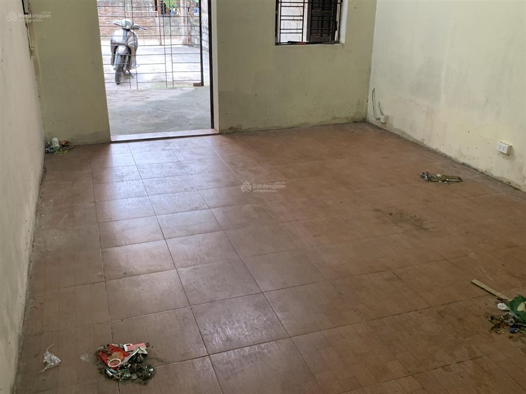 Cho thuê nhà cấp 4, gần ocp1 gia lâm dtich 100m2, mặt ngõ oto thông, sân để 2oto, giá mềm