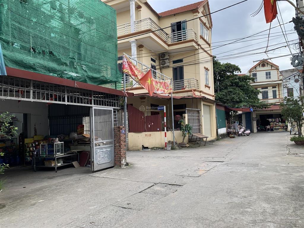 Cho thuê nhà cấp 4, gần ocp1 gia lâm dtich 100m2, mặt ngõ oto thông, sân để 2oto, giá mềm